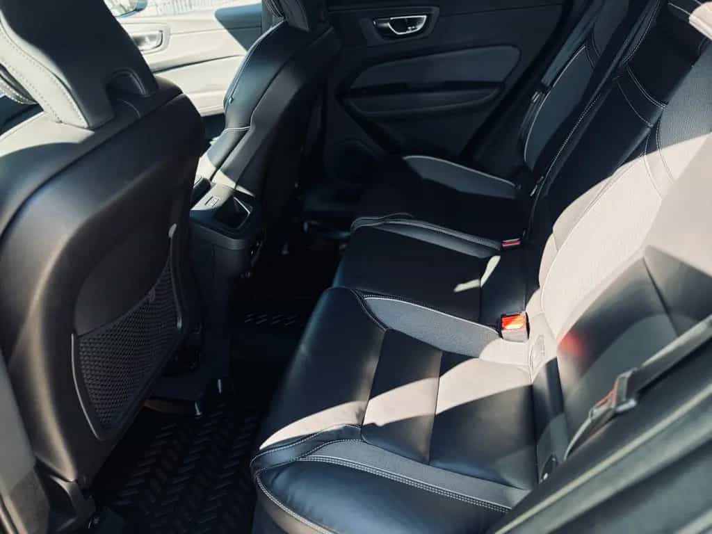 Volvo XC60 R Design+Leder+4xKamera+H&K+ACC+LED+Carplay 12/2019-photo-24