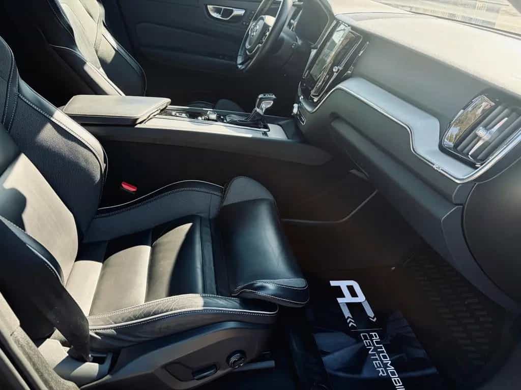 Volvo XC60 R Design+Leder+4xKamera+H&K+ACC+LED+Carplay 12/2019-photo-28