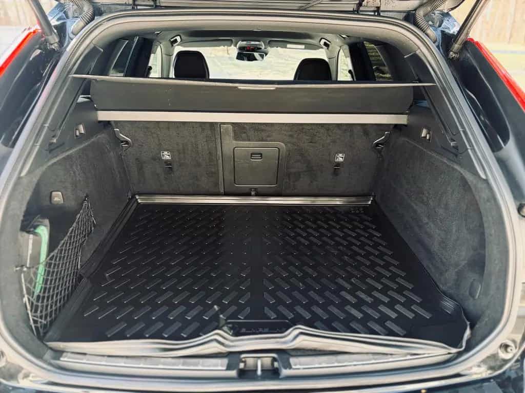 Volvo XC60 R Design+Leder+4xKamera+H&K+ACC+LED+Carplay 12/2019-photo-31
