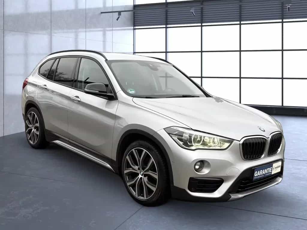 BMW X1 sDrive 20 i Sport Line/ unfallfrei/ AHK 02/2018-photo-0