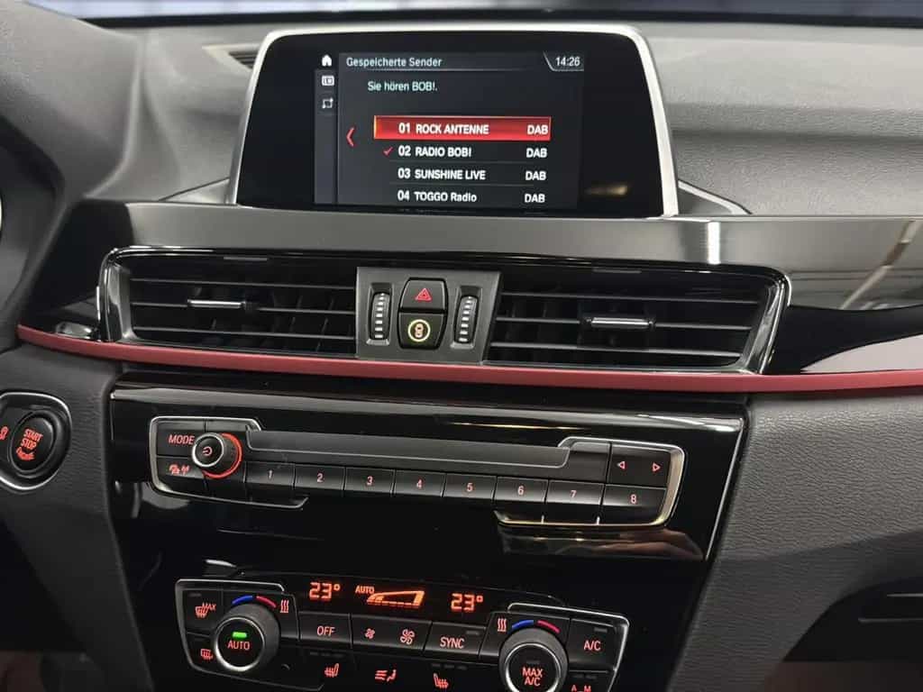 BMW X1 sDrive 20 i Sport Line/ unfallfrei/ AHK 02/2018-photo-14