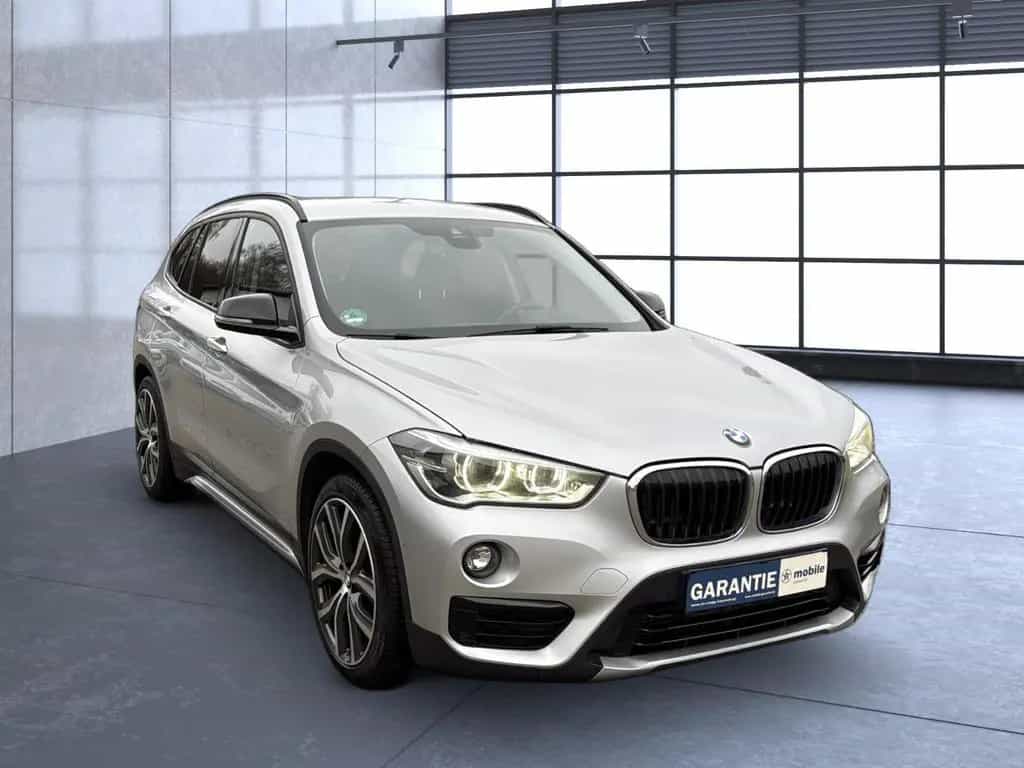 BMW X1 sDrive 20 i Sport Line/ unfallfrei/ AHK 02/2018-photo-2