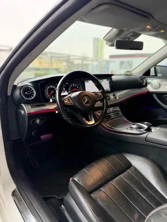 Mercedes-Benz E-Class E200 Cabrio | AMBIENT | MEMO | BU... 05/2018-photo-7