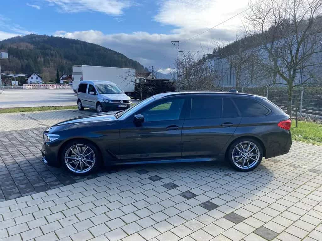 BMW 5 Series 540i xDrive Touring A - M Sport 04/2019-photo-2