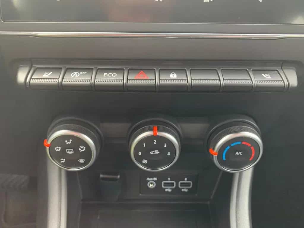 Renault Captur 1.3 TCE 140 EVOLUTION LED+KAMERA+NAVI+SHZ 04/2023-photo-27