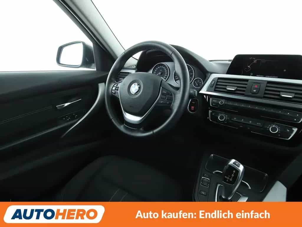 BMW 330 i xDrive Advantage *NAVI*PDC*SHZ*TEMPO*ALU* 02/2016-photo-12