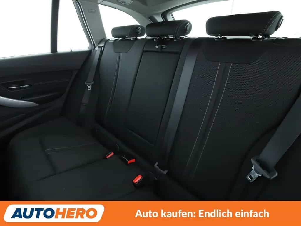 BMW 330 i xDrive Advantage *NAVI*PDC*SHZ*TEMPO*ALU* 02/2016-photo-13