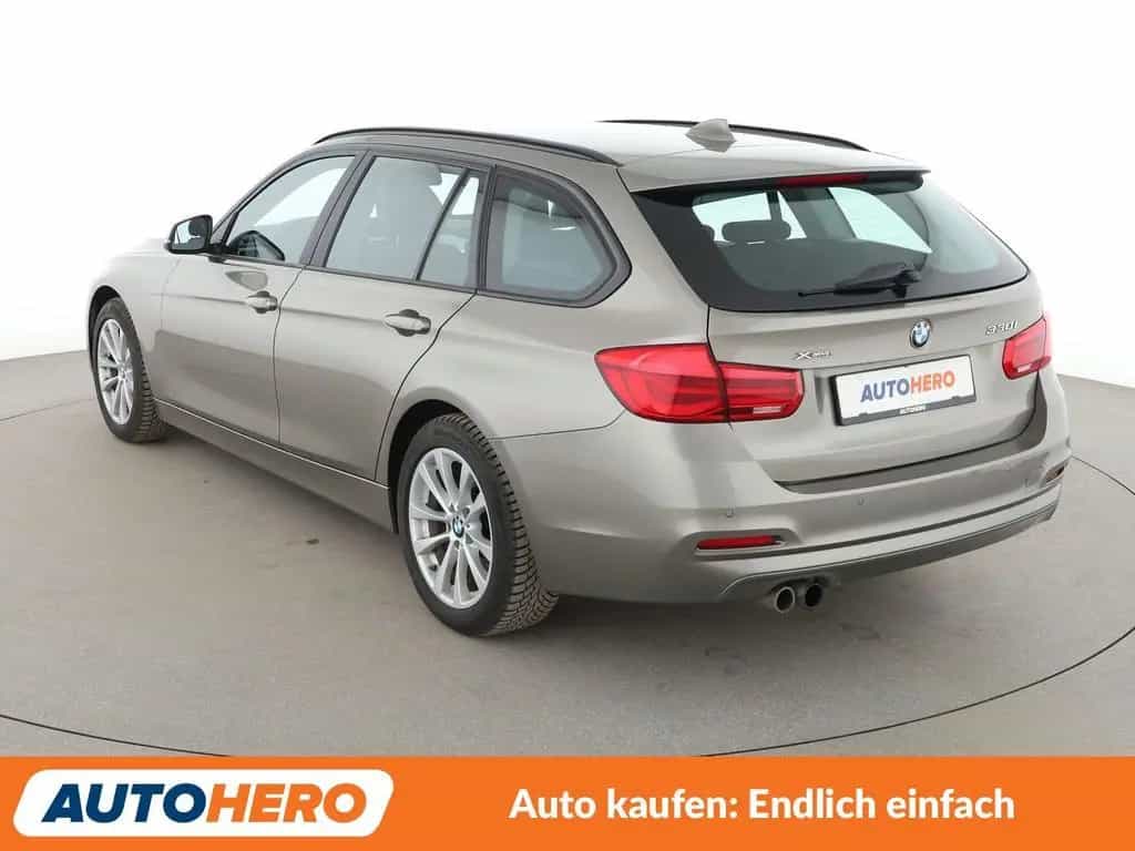 BMW 330 i xDrive Advantage *NAVI*PDC*SHZ*TEMPO*ALU* 02/2016-photo-3