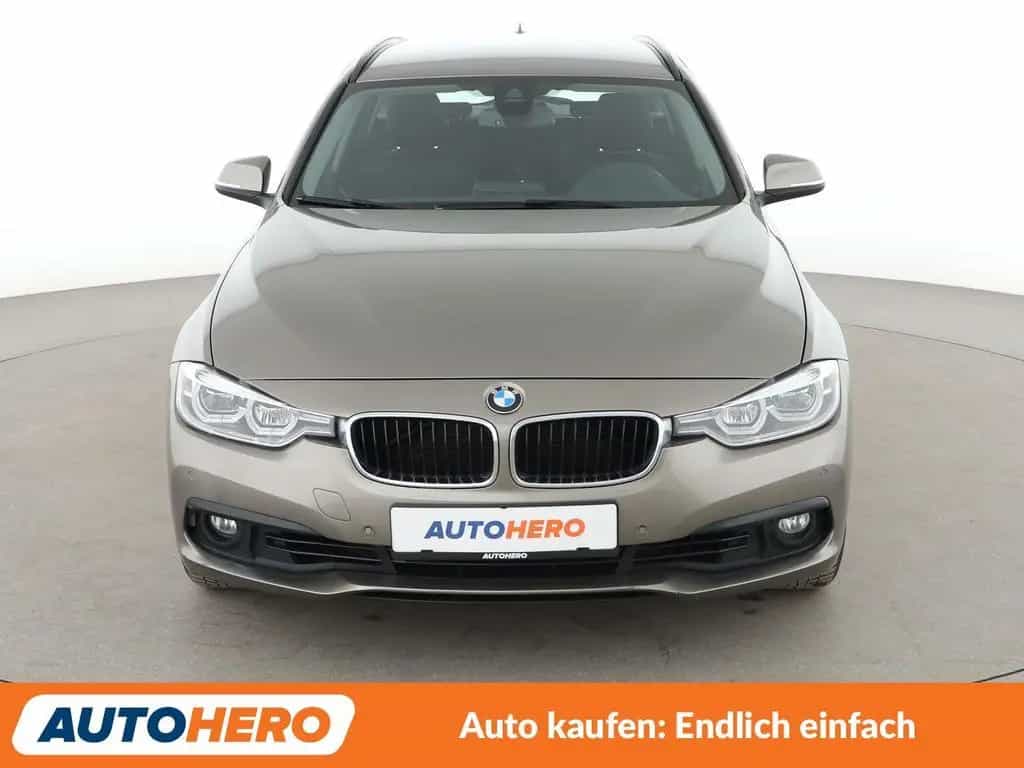BMW 330 i xDrive Advantage *NAVI*PDC*SHZ*TEMPO*ALU* 02/2016-photo-8