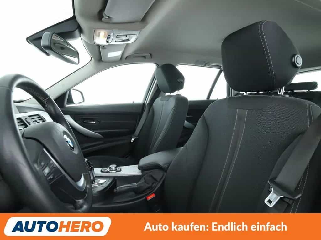 BMW 330 i xDrive Advantage *NAVI*PDC*SHZ*TEMPO*ALU* 02/2016-photo-9