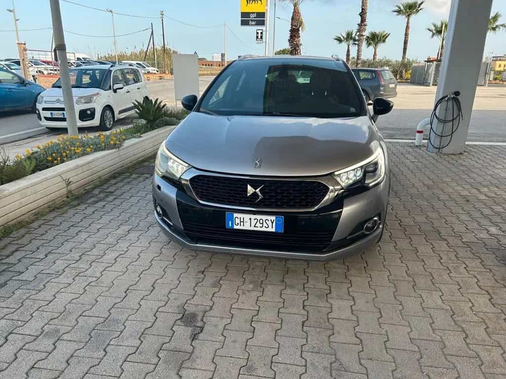 DS Automobiles Other Ds 4 Crossback BlueHDi 130 aut. Étoile Alcantara 04/2016-photo-1