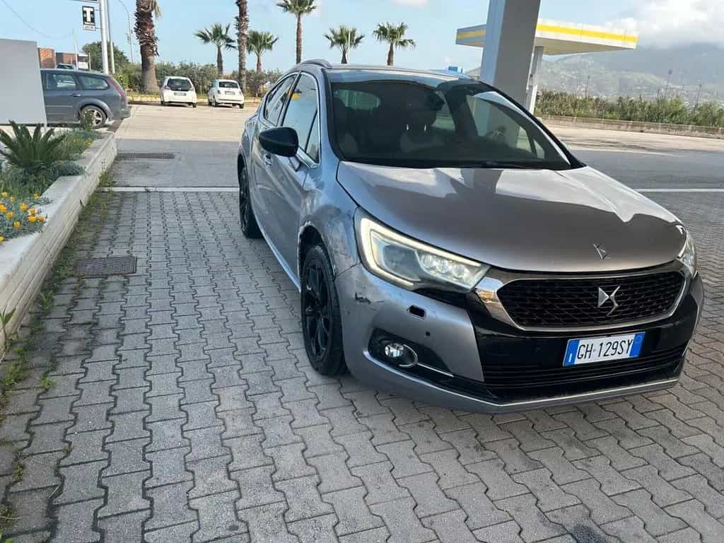 DS Automobiles Other Ds 4 Crossback BlueHDi 130 aut. Étoile Alcantara 04/2016-photo-2