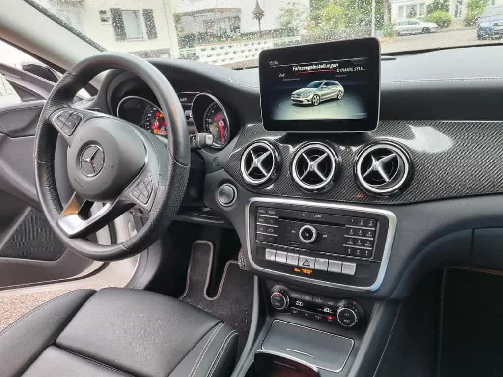Mercedes-Benz CLA-Class Benz CLA 200 AMG-Line Night-Paket... 01/2019-photo-4