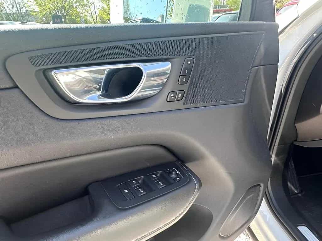 Volvo XC60 Inscription 2WD*Kamera*AHK*Pro Paket* 12/2019-photo-23