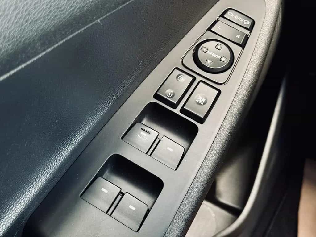 Hyundai TUCSON Advantage 2WD|PANO|KAMERA|NAVI|SHZ+LK|TEM 03/2018-photo-28
