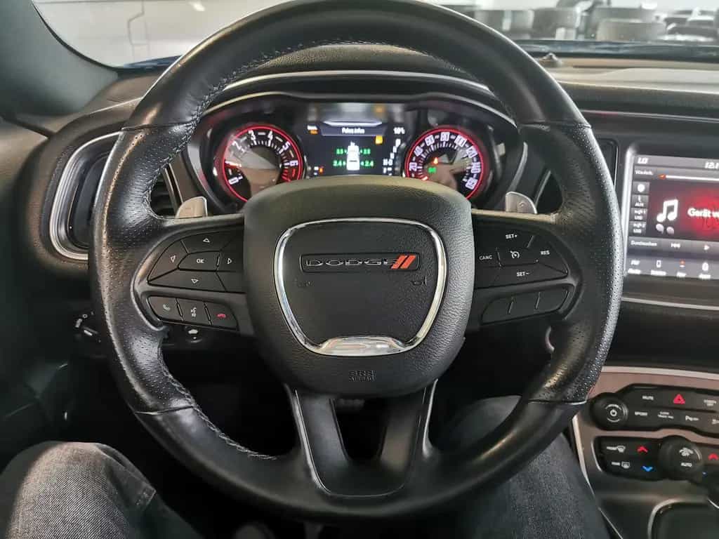 Dodge Challenger AWD *BT + Schiebedach + HU/ AU neu 08/2018-photo-12