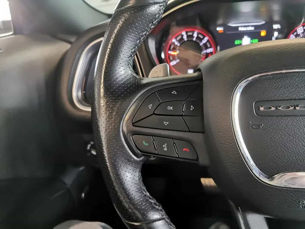 Dodge Challenger AWD *BT + Schiebedach + HU/ AU neu 08/2018-photo-13