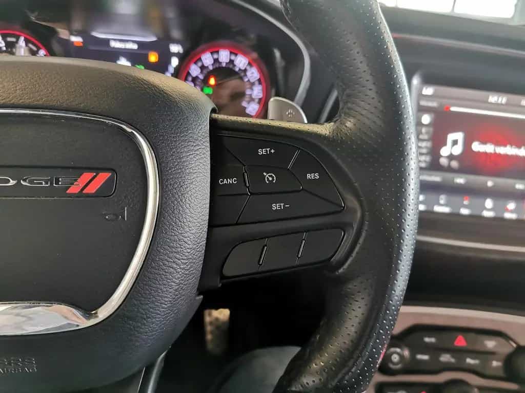 Dodge Challenger AWD *BT + Schiebedach + HU/ AU neu 08/2018-photo-14
