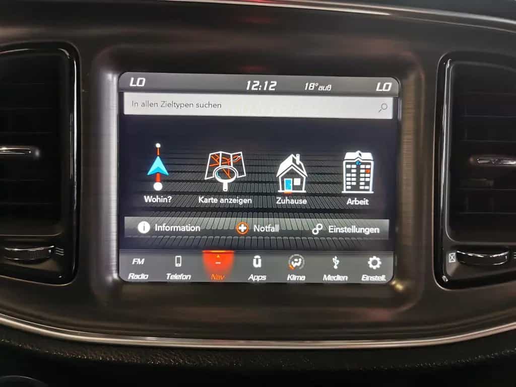 Dodge Challenger AWD *BT + Schiebedach + HU/ AU neu 08/2018-photo-19