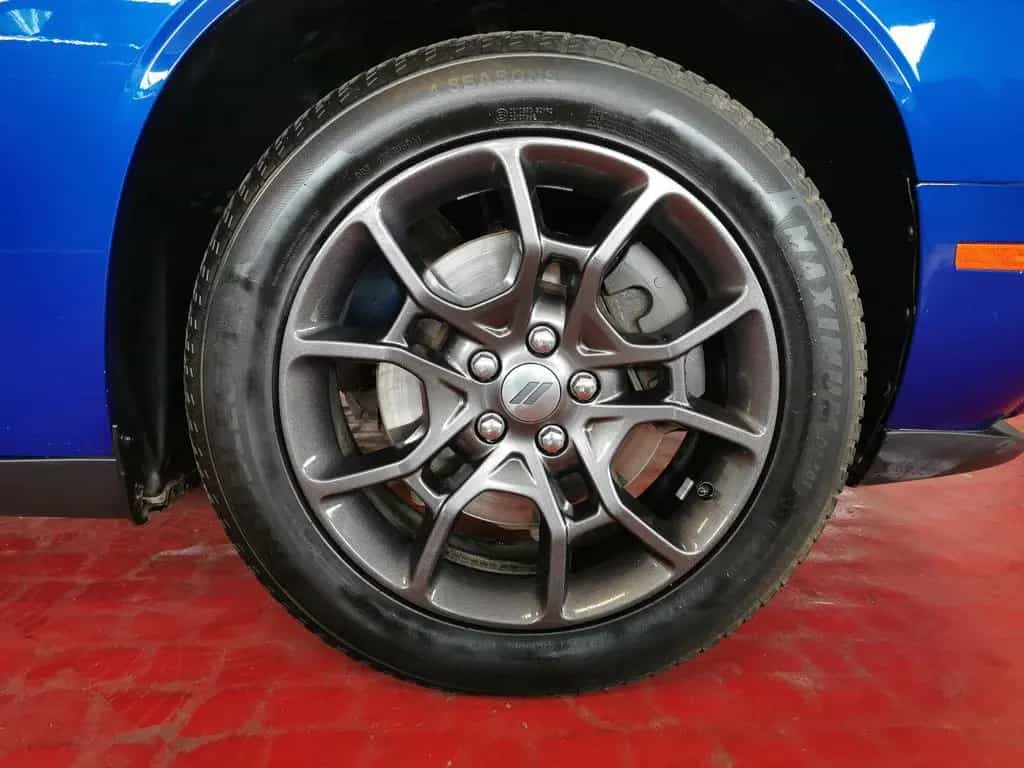 Dodge Challenger AWD *BT + Schiebedach + HU/ AU neu 08/2018-photo-3