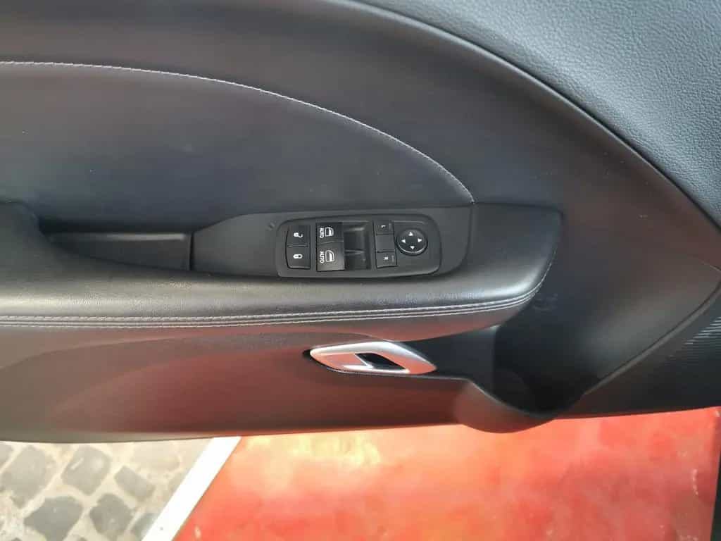 Dodge Challenger AWD *BT + Schiebedach + HU/ AU neu 08/2018-photo-7