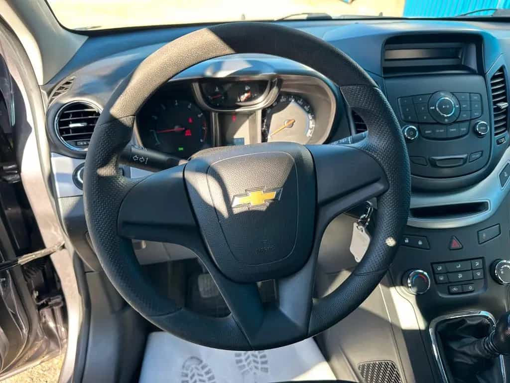 Chevrolet Orlando LS**7. Sitzer**AHK**94 TKM** 04/2011-photo-12