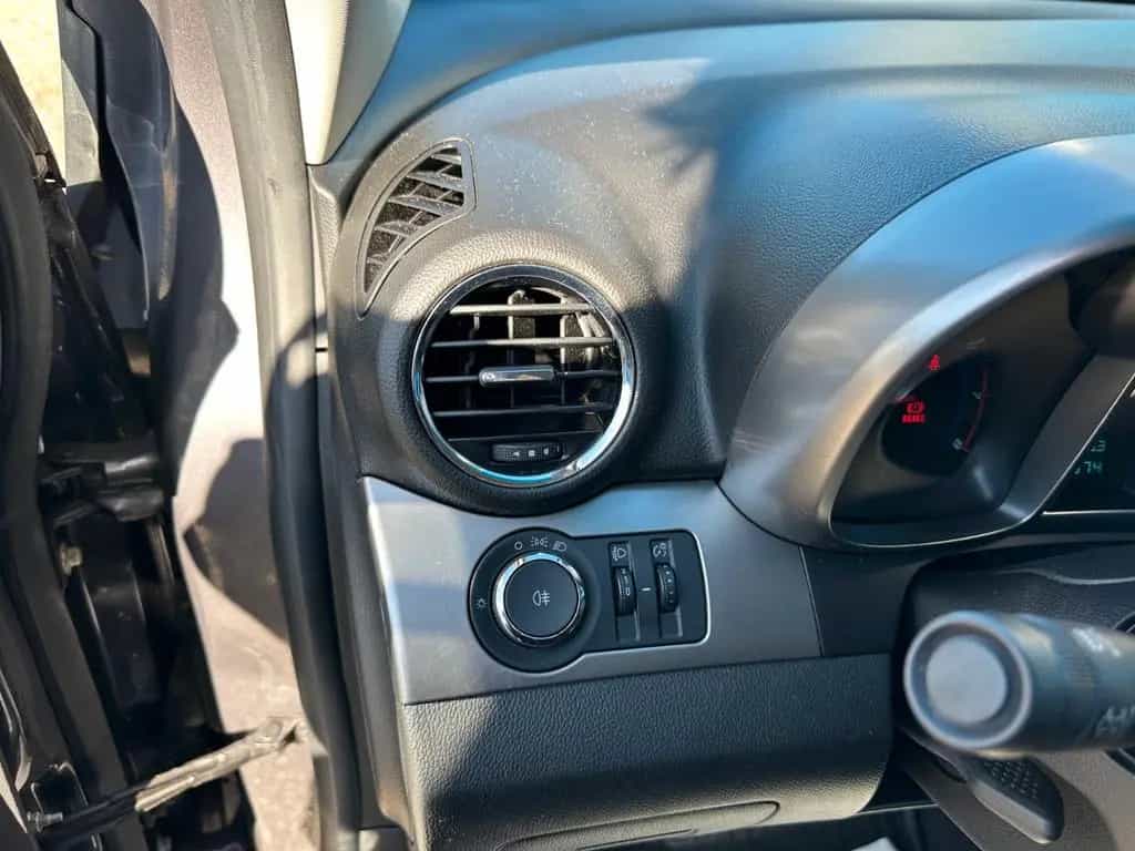 Chevrolet Orlando LS**7. Sitzer**AHK**94 TKM** 04/2011-photo-13