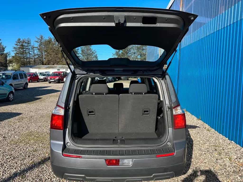 Chevrolet Orlando LS**7. Sitzer**AHK**94 TKM** 04/2011-photo-18