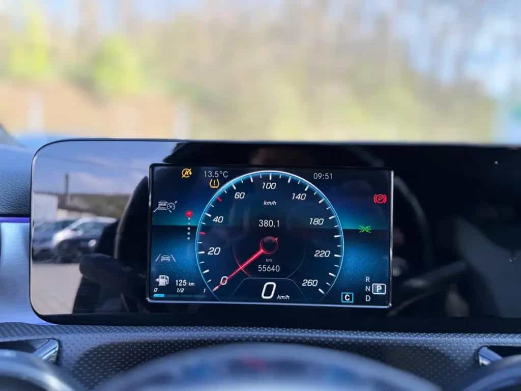Mercedes-Benz A 220 4Matic AMG Line / HeadUp/STHZ/RCAM/LED 02/2019-photo-18
