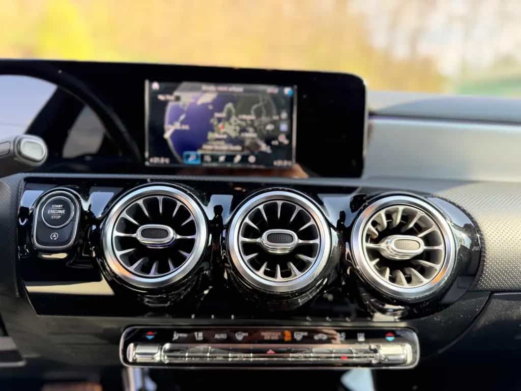 Mercedes-Benz A 220 4Matic AMG Line / HeadUp/STHZ/RCAM/LED 02/2019-photo-20