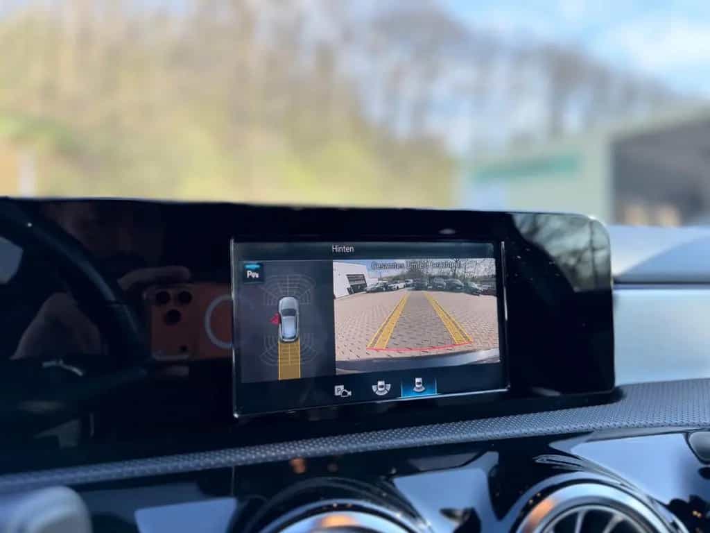 Mercedes-Benz A 220 4Matic AMG Line / HeadUp/STHZ/RCAM/LED 02/2019-photo-21