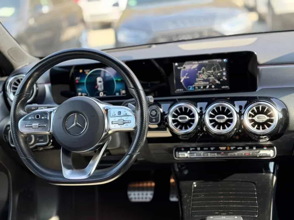 Mercedes-Benz A 220 4Matic AMG Line / HeadUp/STHZ/RCAM/LED 02/2019-photo-27