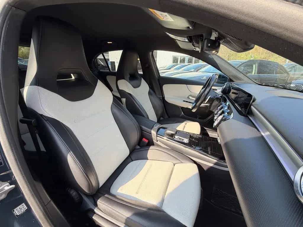 Mercedes-Benz A 220 4Matic AMG Line / HeadUp/STHZ/RCAM/LED 02/2019-photo-32