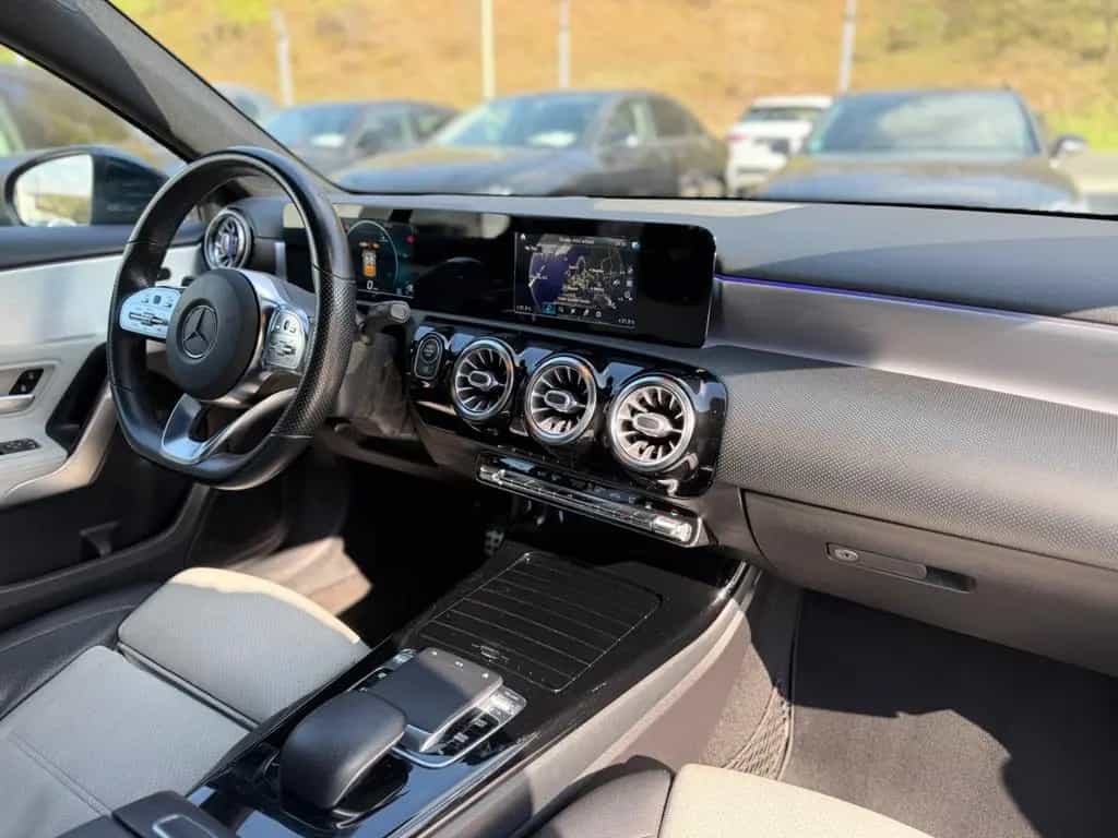 Mercedes-Benz A 220 4Matic AMG Line / HeadUp/STHZ/RCAM/LED 02/2019-photo-33