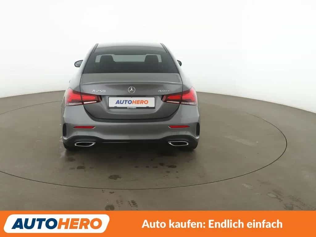 Mercedes-Benz Limousine A 250 4Matic AMG Line Aut.*LED*NAVI* 01/2021-photo-4