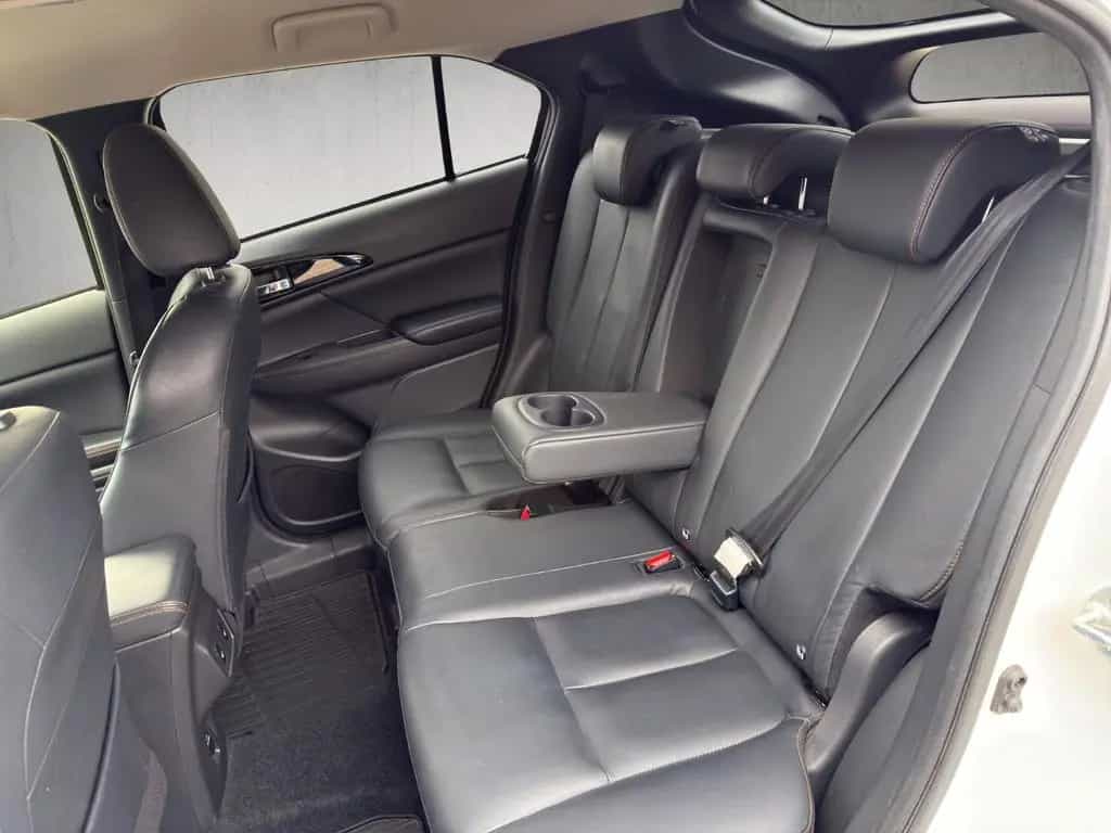 Mitsubishi Eclipse Cross 10/2018-photo-9