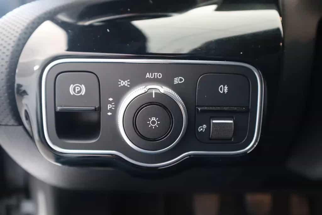 Mercedes-Benz CLA-Class 180/SHZ/LED/KAMERA/ALU/NAVI 02/2020-photo-18