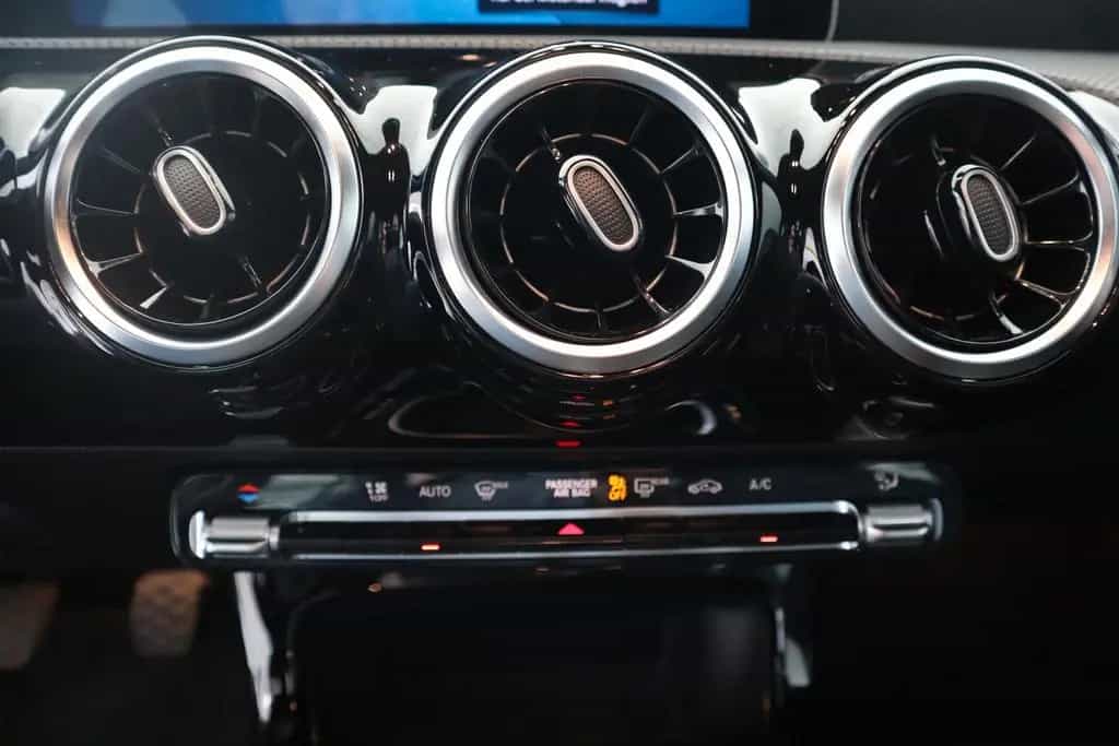 Mercedes-Benz CLA-Class 180/SHZ/LED/KAMERA/ALU/NAVI 02/2020-photo-28