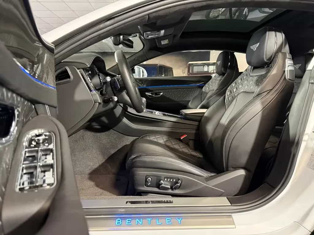 Bentley Continental GT V8 Mulliner Blackline Carbon Pano 02/2022-photo-10