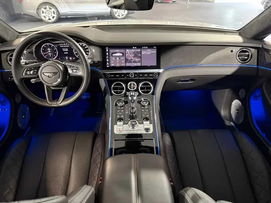 Bentley Continental GT V8 Mulliner Blackline Carbon Pano 02/2022-photo-11