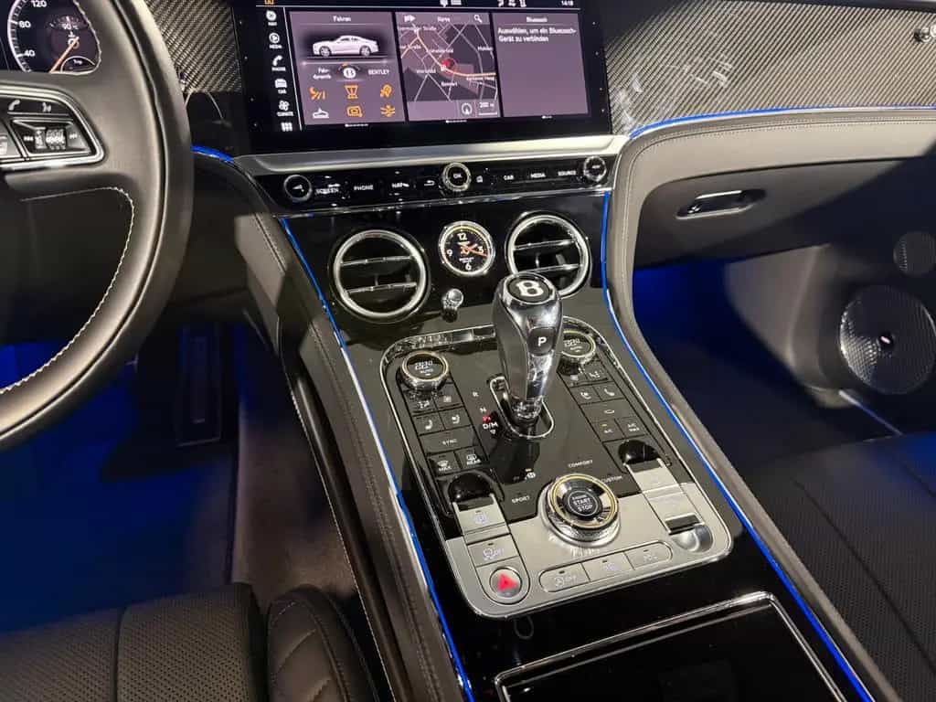Bentley Continental GT V8 Mulliner Blackline Carbon Pano 02/2022-photo-16