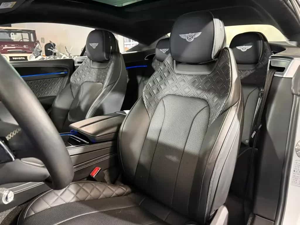 Bentley Continental GT V8 Mulliner Blackline Carbon Pano 02/2022-photo-9