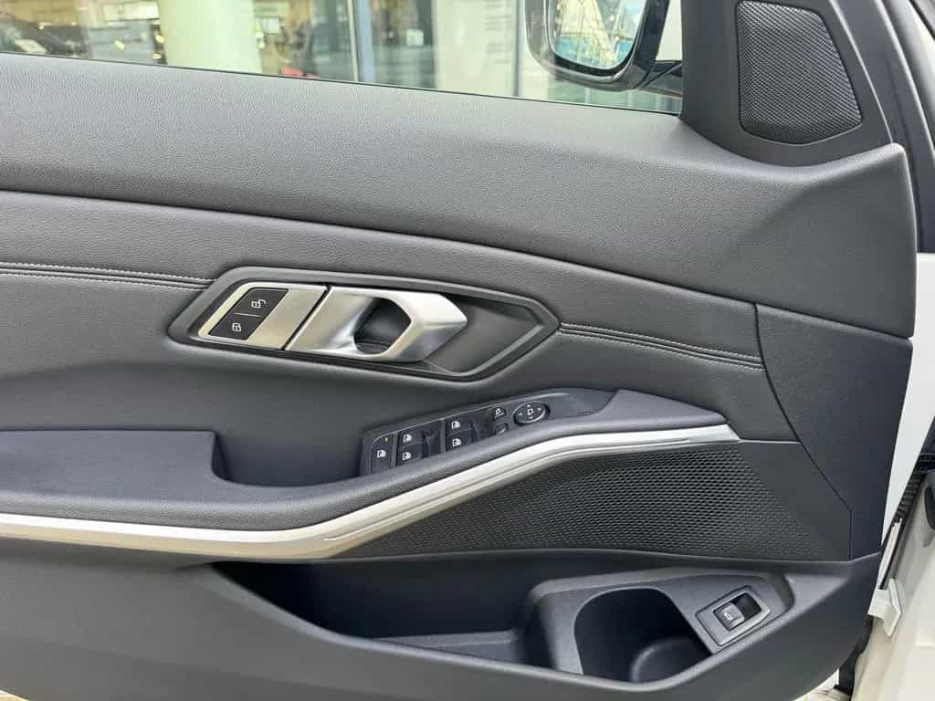 BMW 320 d Tour Sport Line St-Hzg LASER AHK RFK DA LKH 02/2022-photo-8