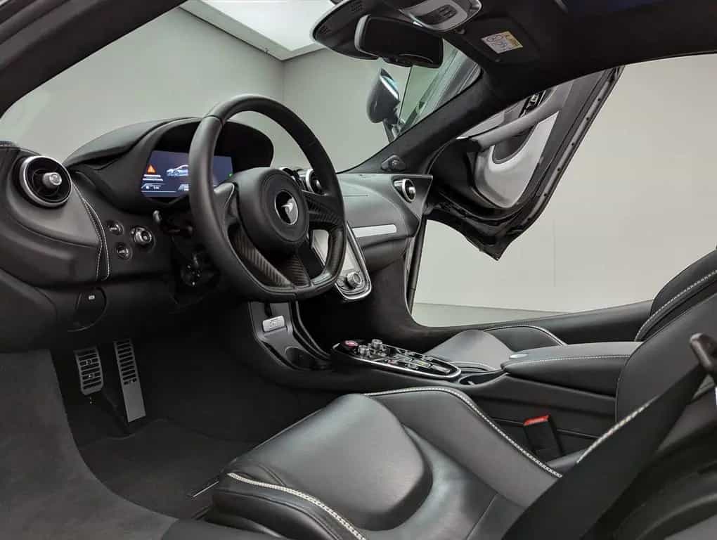 McLaren GT OPTIONS*B&W 03/2023-photo-17