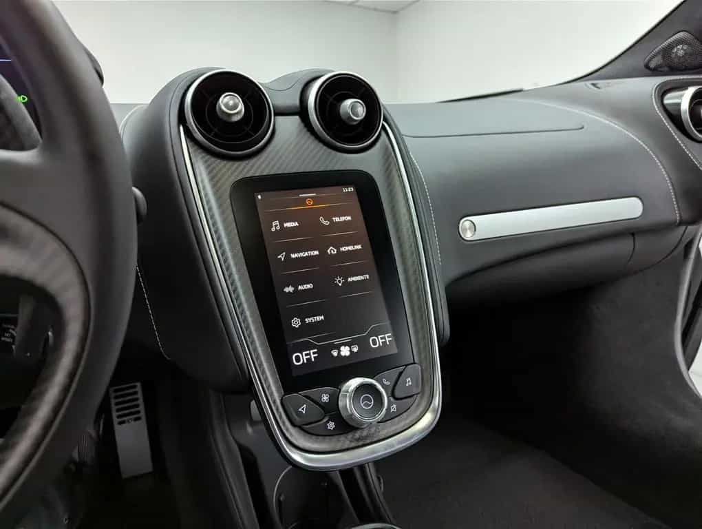 McLaren GT OPTIONS*B&W 03/2023-photo-28