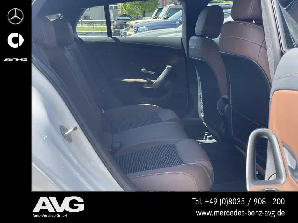 Mercedes-Benz CLA 180 Shooting Brake LED PANO RFK 6-GANG MBUX 06/2020-photo-11