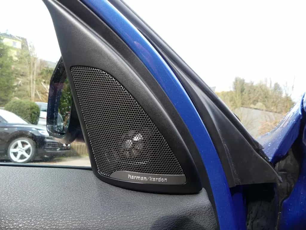 BMW X1 xDrive*M-Paket*HUD*Pano*Scheckheft*DAB*Kamera 04/2016-photo-15