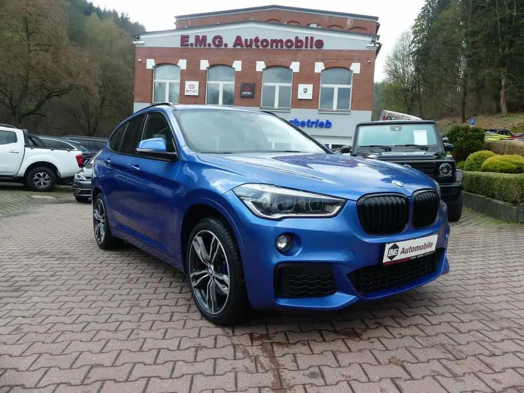 BMW X1 xDrive*M-Paket*HUD*Pano*Scheckheft*DAB*Kamera 04/2016-photo-2