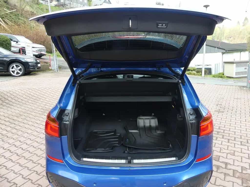 BMW X1 xDrive*M-Paket*HUD*Pano*Scheckheft*DAB*Kamera 04/2016-photo-8