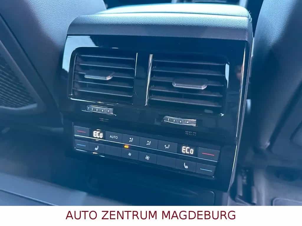 Volkswagen Touareg Drive Elegance 4Motion*LED*STHZG*AUTOM.* 04/2020-photo-8